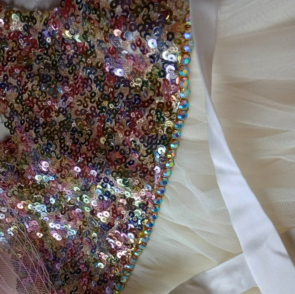 American Princess 🪄 Girls Formal Event Party Dress + Pink Hair Accessory - Picture 3 of 11